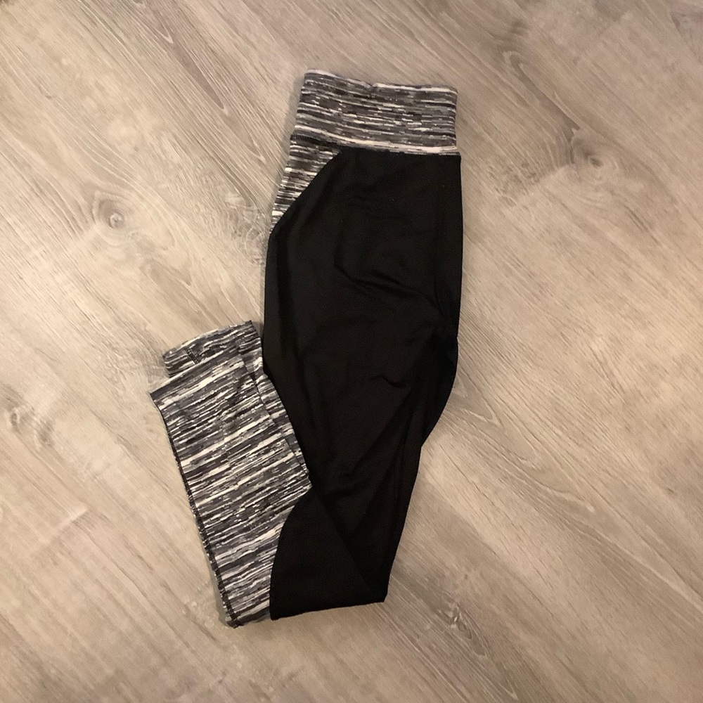 Athletic leggings